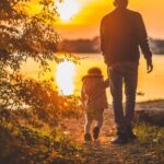 Śmieszne wierszyki dla babci: Gotowe teksty i pomysły na rymowanki